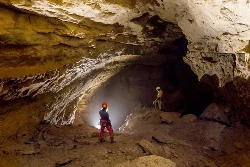 bureau des guide à la grotte de la salamandre