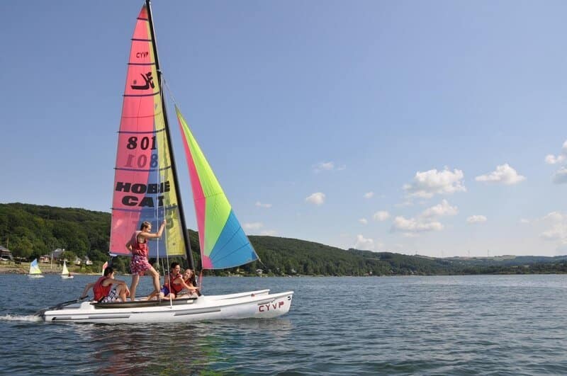 Planche à voile au Lac du Lévézou