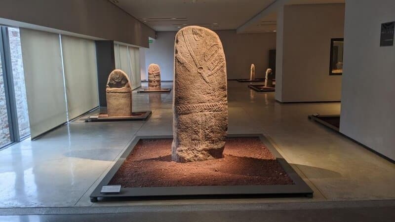 Musee Fenaille Statues menhirs Crédit photo : OT Rodez