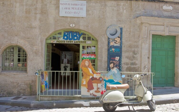 Pézenas - place Gambetta - centre historique- Lamusée - musée Boby Lapointe -Hérault