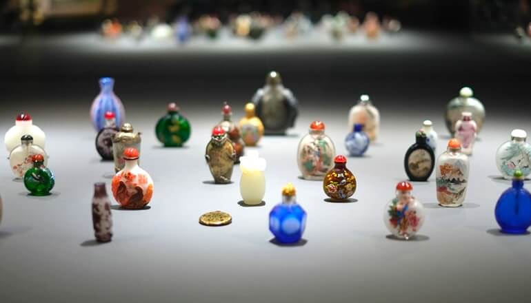 flacons-web-“Les larmes de Thèbes” © M_Weisbuch Expo Flacons 2022 - Halle du Verre