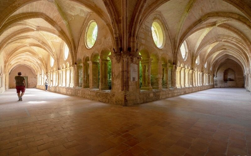 Cloître de l'abbaye de Valmagne - Hérault