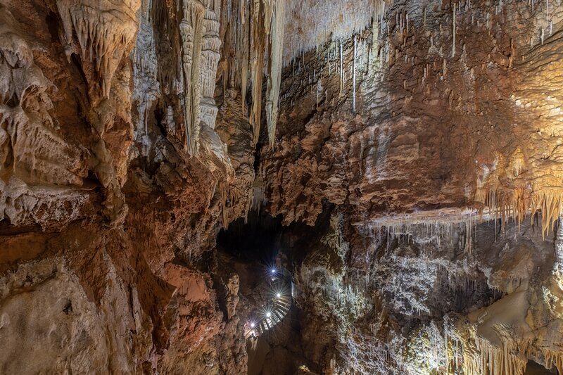Clamouse Grotte de Clamouse dans l'Hérault prés de Saint Guilhem le Désert pour une visite au frais