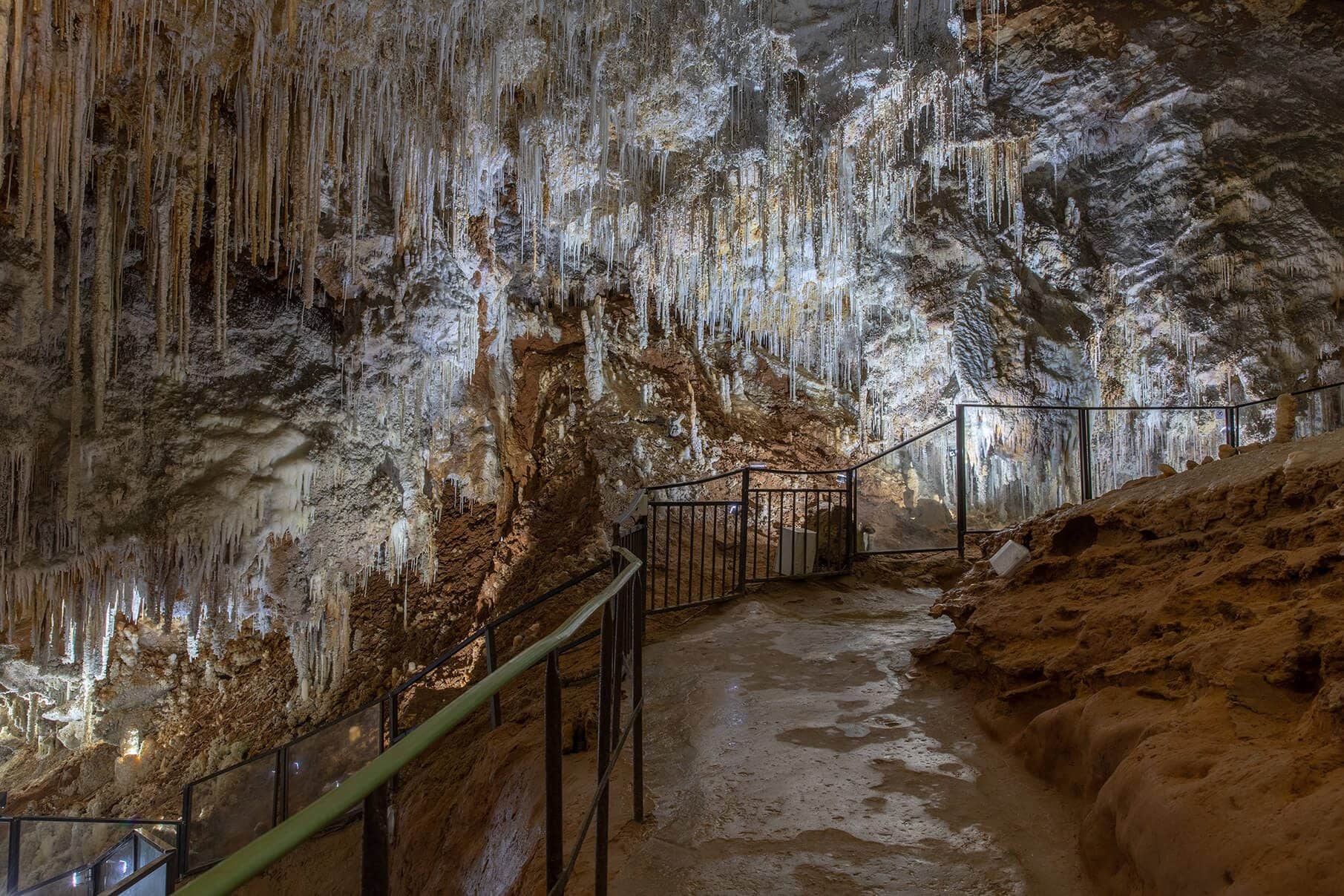 crédits-droits réservés-IMG_6513-HDR chemin de visite grotte de clamouse