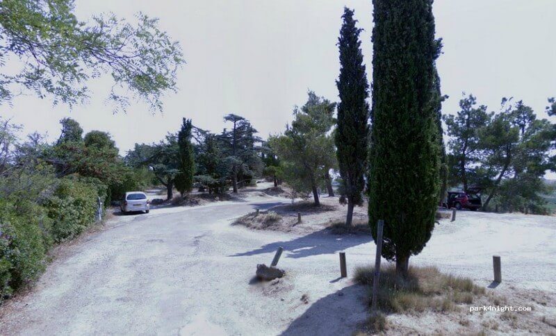 Emplacement au pied de l'oppidum et du site archéologique d'Ensérune