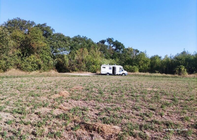 Parking en pleine nature proche d'Ambrussum