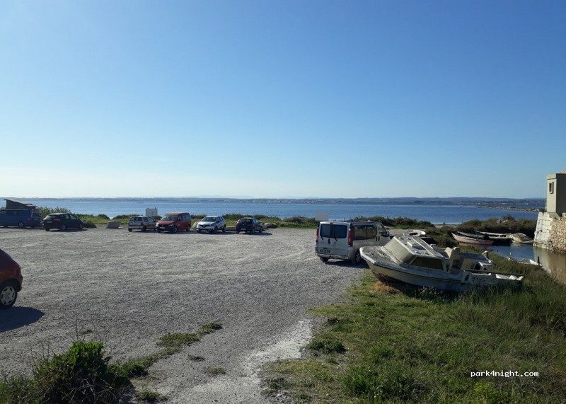 emplacement au bord de l'étang