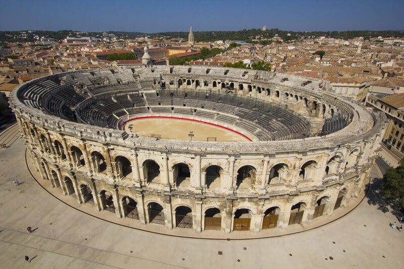 Les arènes de Nîmes vues du ciel