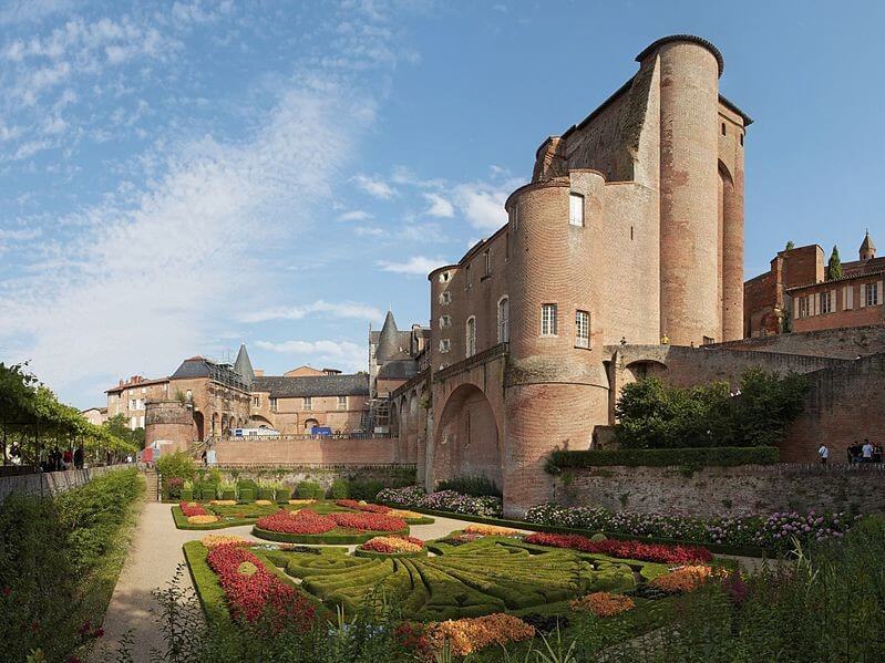 Vu sur le Palais de la Berbie depuis les jardins par H Cluzeaud