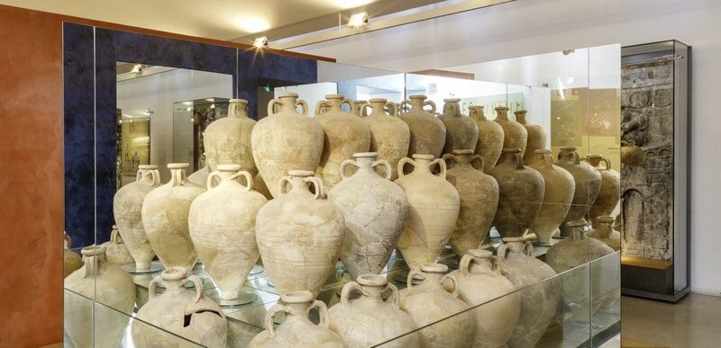 Amphoralis, photo d'amphores empilées