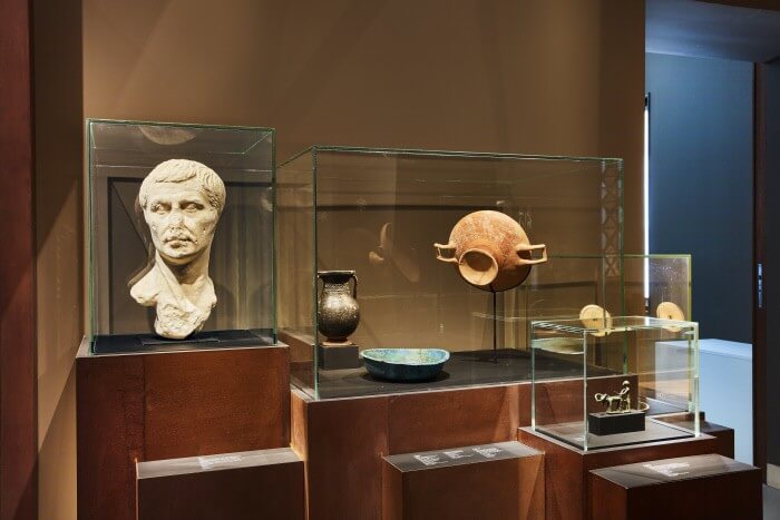 Artefacts visibles au musée archéologique d'Ensérune