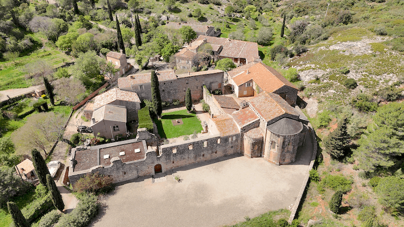 Abbaye de Fontcaude vu du ciel