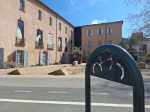 Accueil vélo au Musée de Lodève dans l'Hérault
