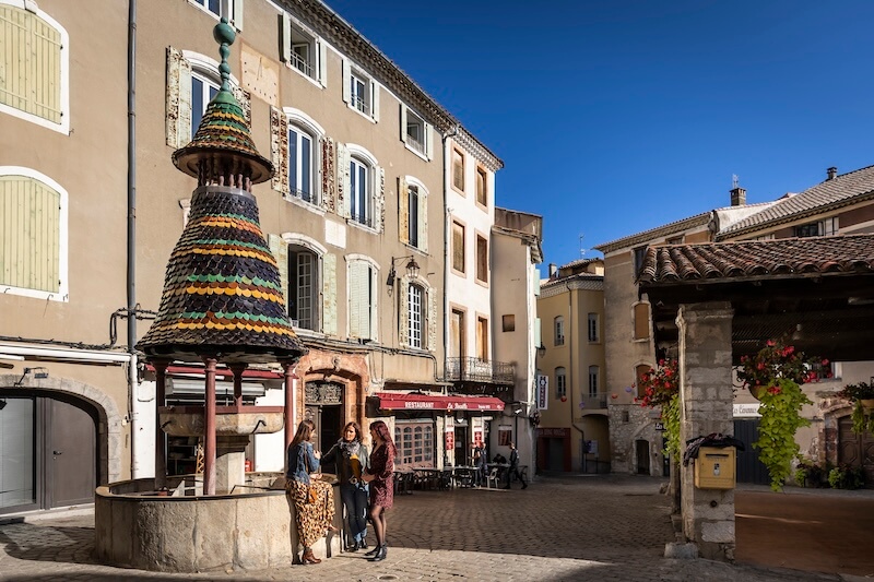 Balade_a_Anduze_-_Parc_national_des_cevennes_Copyright _Olivier_Octobre___PACT_Cevennes_HD (1) Visite d'Anduze, charmant village aux portes de Cévennes dans le Gard.