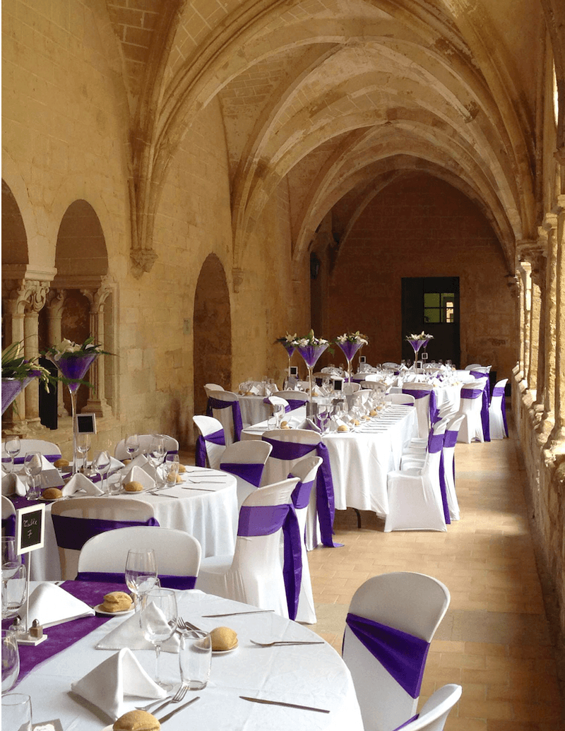 Mariage-cloitre- Abbaye de Valmagne Réception et repas de mariage dans le magnifique cloître de l'Abbaye de Valmagne dans l'Hérault