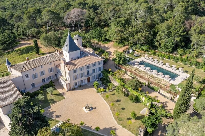 Réception Mariage – Chateau du Parc Pézenas – Emidio Drone 25 Vue sur le magnifique Château du Parc, lieu de réception unique pour votre mariage dans l'Hérault